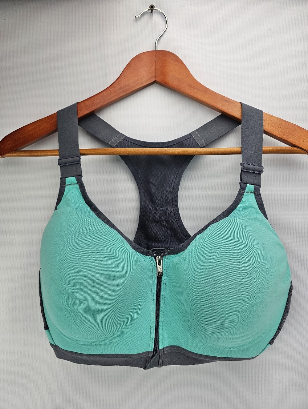 Victoria's Secret VSX Knockout Front-Zip Sports Bra Mint Green Gray Size 38D